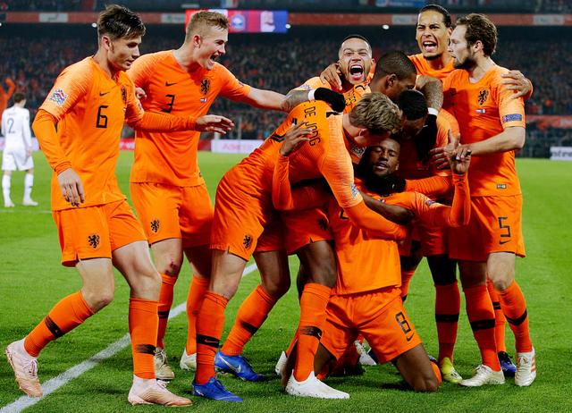 全球足球比赛激情燃烧,赛场氛围热烈的简单介绍 全球足球比赛激情燃烧,赛场氛围热烈的简单介绍