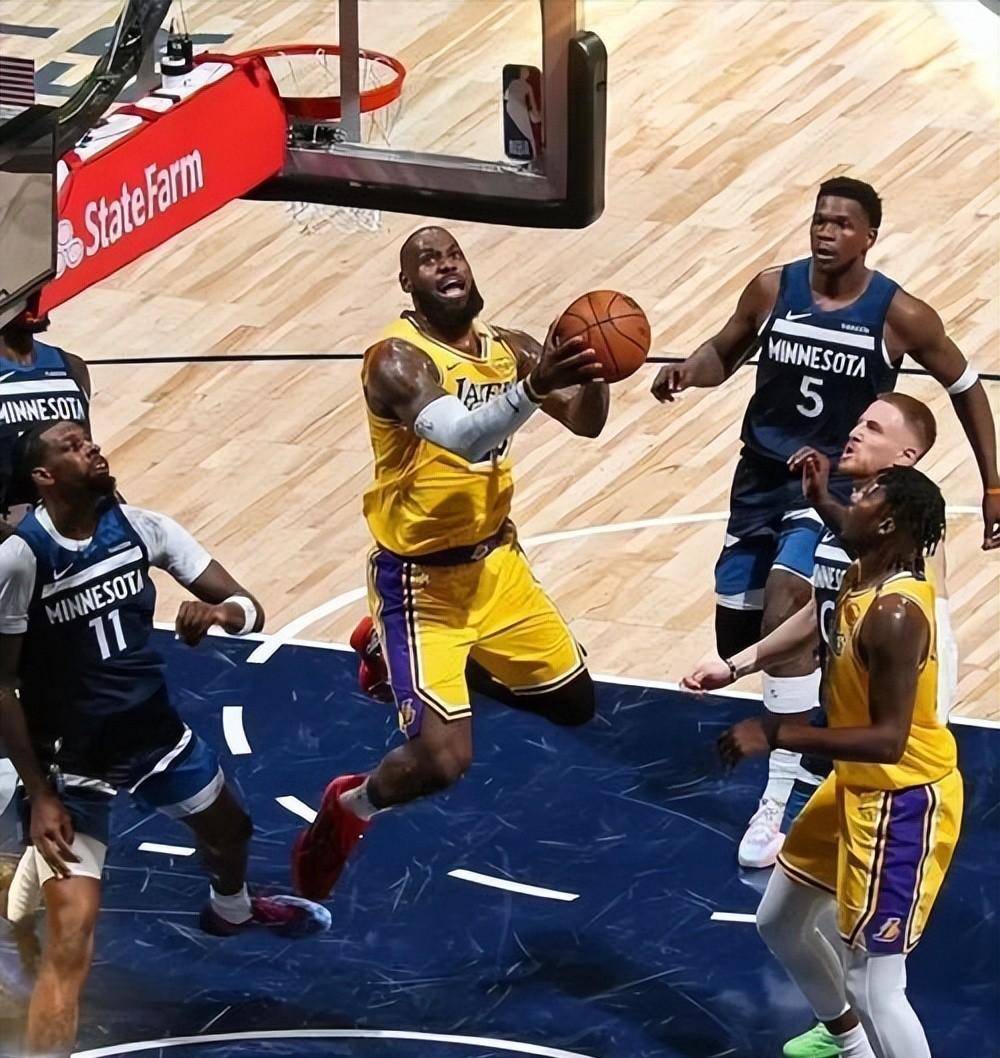 湖人逆转活塞，喜获一场胜利