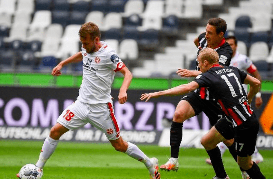 斯图加特主场不敌对手，遭受连败压力