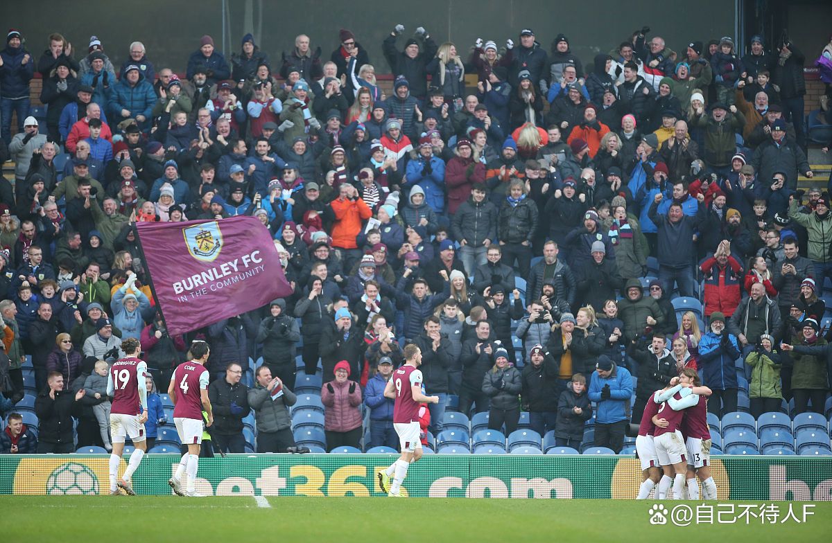 九游娱乐官方网站-利兹联主场大胜伯恩利，实现主场连胜保持上升的简单介绍