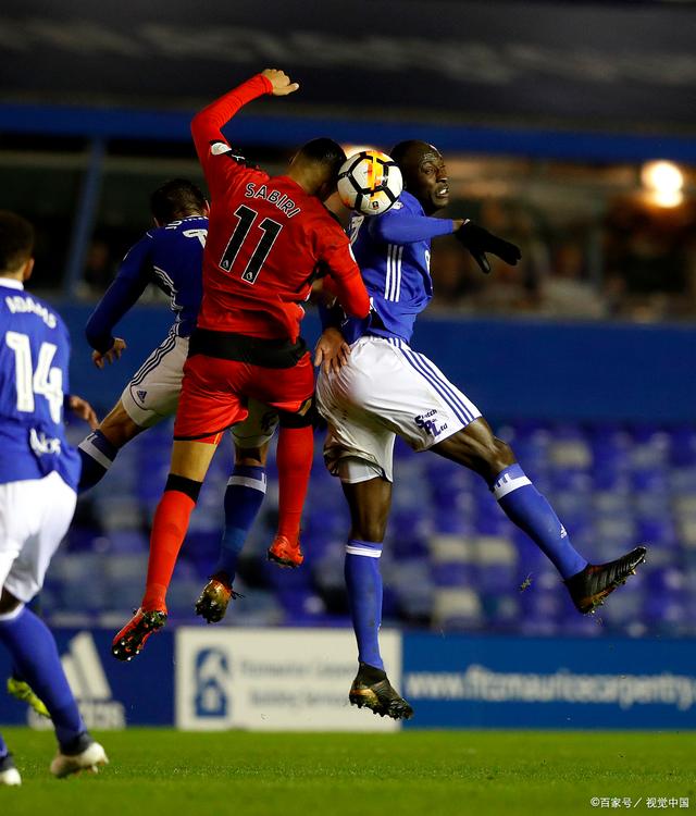 九游体育直播-包含足球场上激情燃烧，双雄对决，谁能乘胜追击取得胜利？的词条