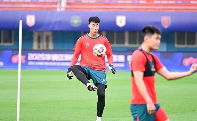 包含浙江队客场遭遇河南队的强大压力，遗憾失利！的词条