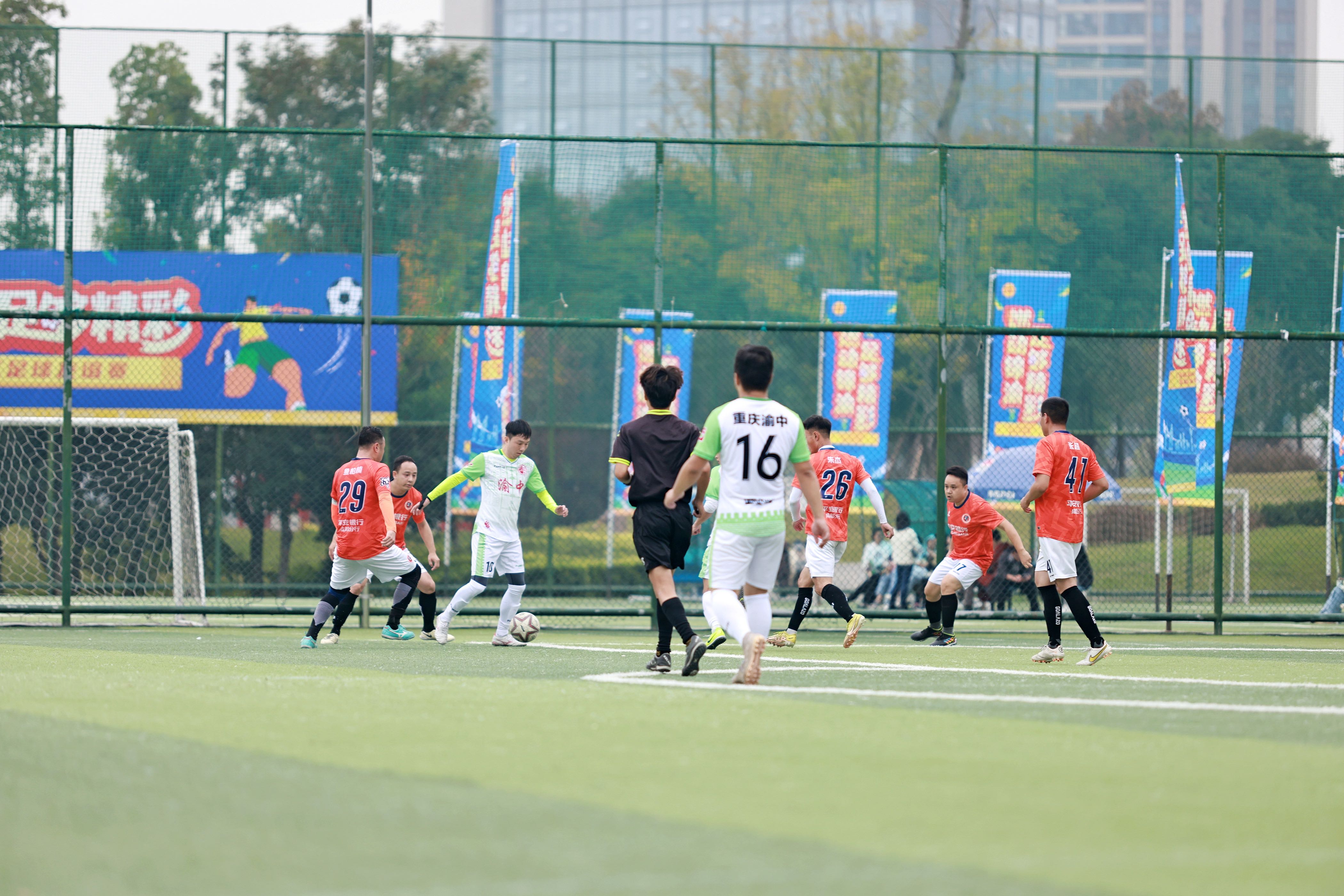 九游体育直播-友谊第一，比赛第二，运动队员们赛出非凡