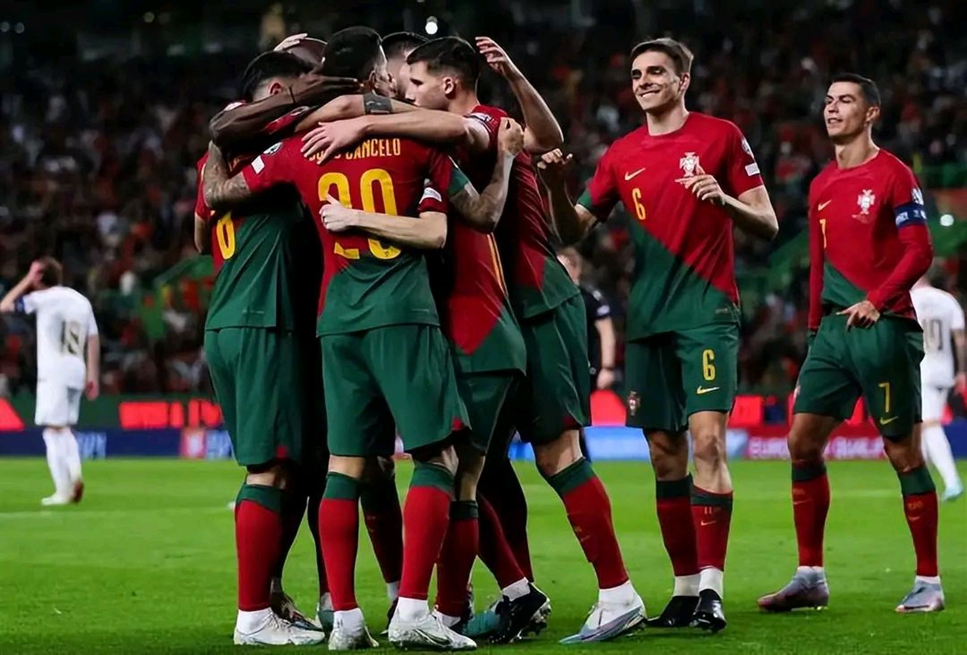 九游体育-关于葡萄牙力克法国，欧洲杯预选赛形势激烈的信息