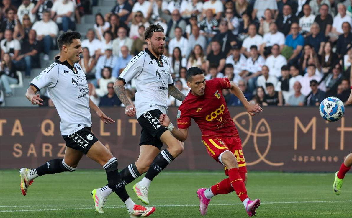 九游娱乐入口-斯佩齐亚主场大败，教练组重新调整阵容