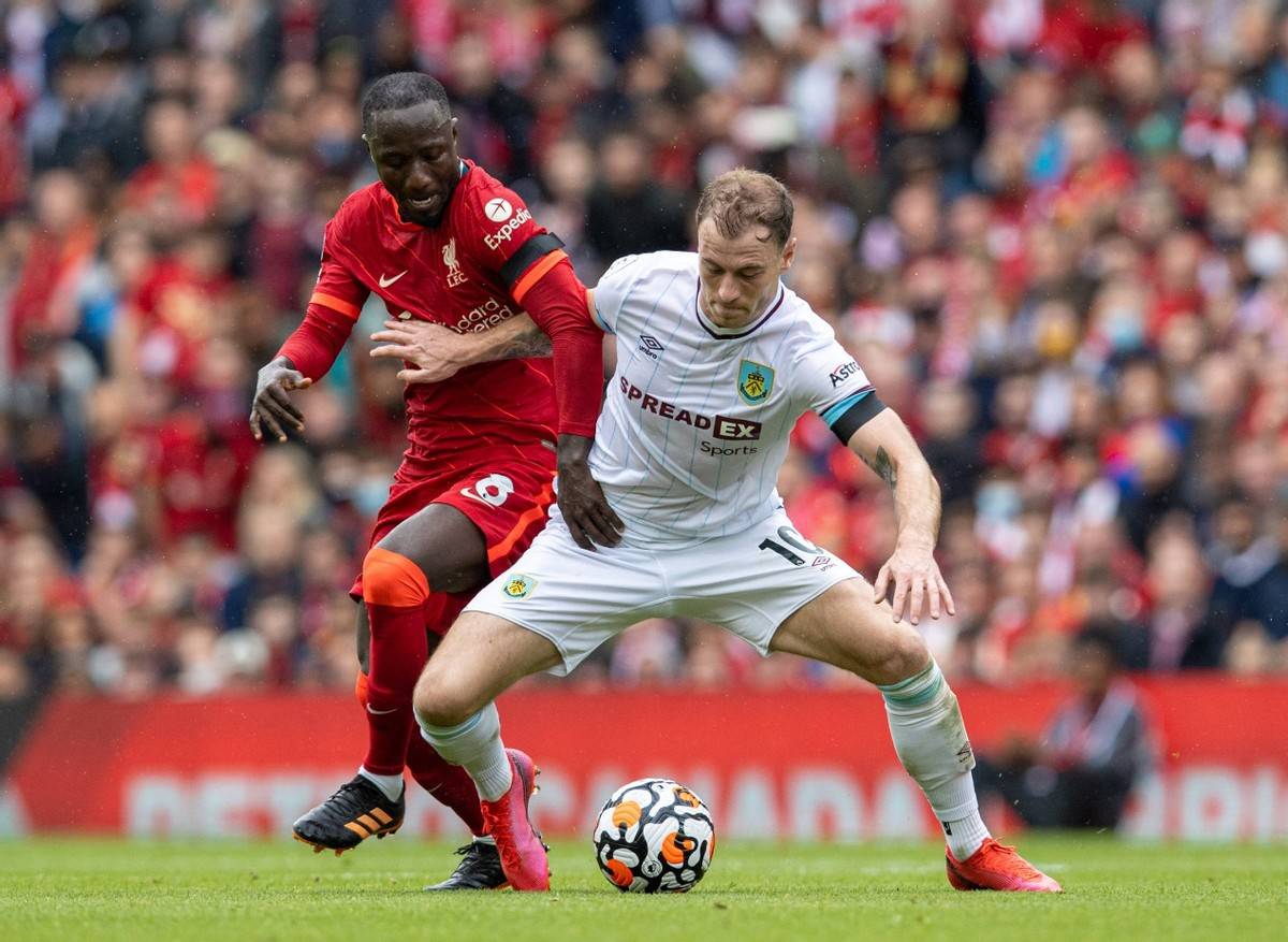 伯恩利主场失利，保级形势严峻