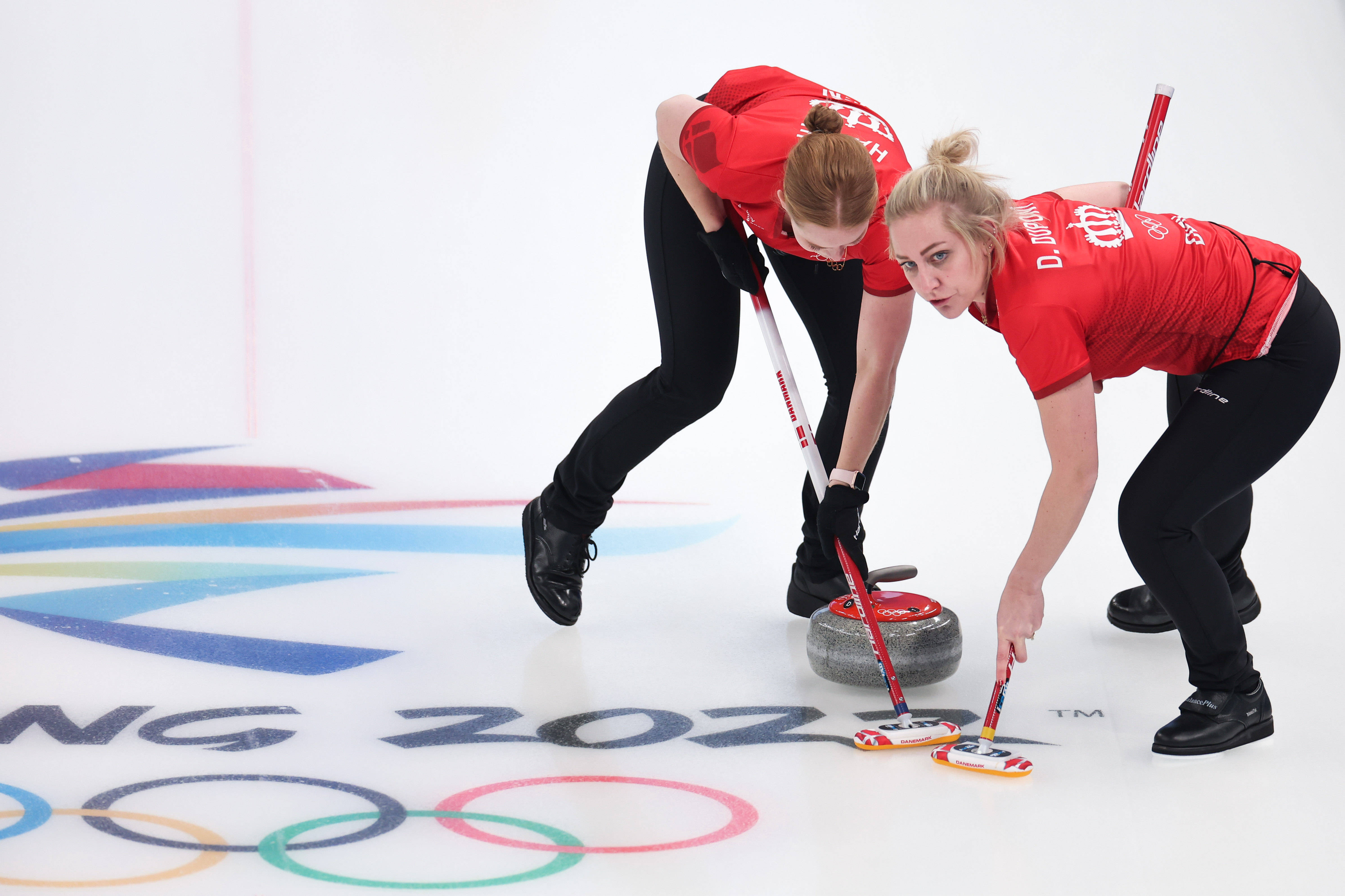 俄罗斯队憾负丹麦，小组出线形势不容乐观