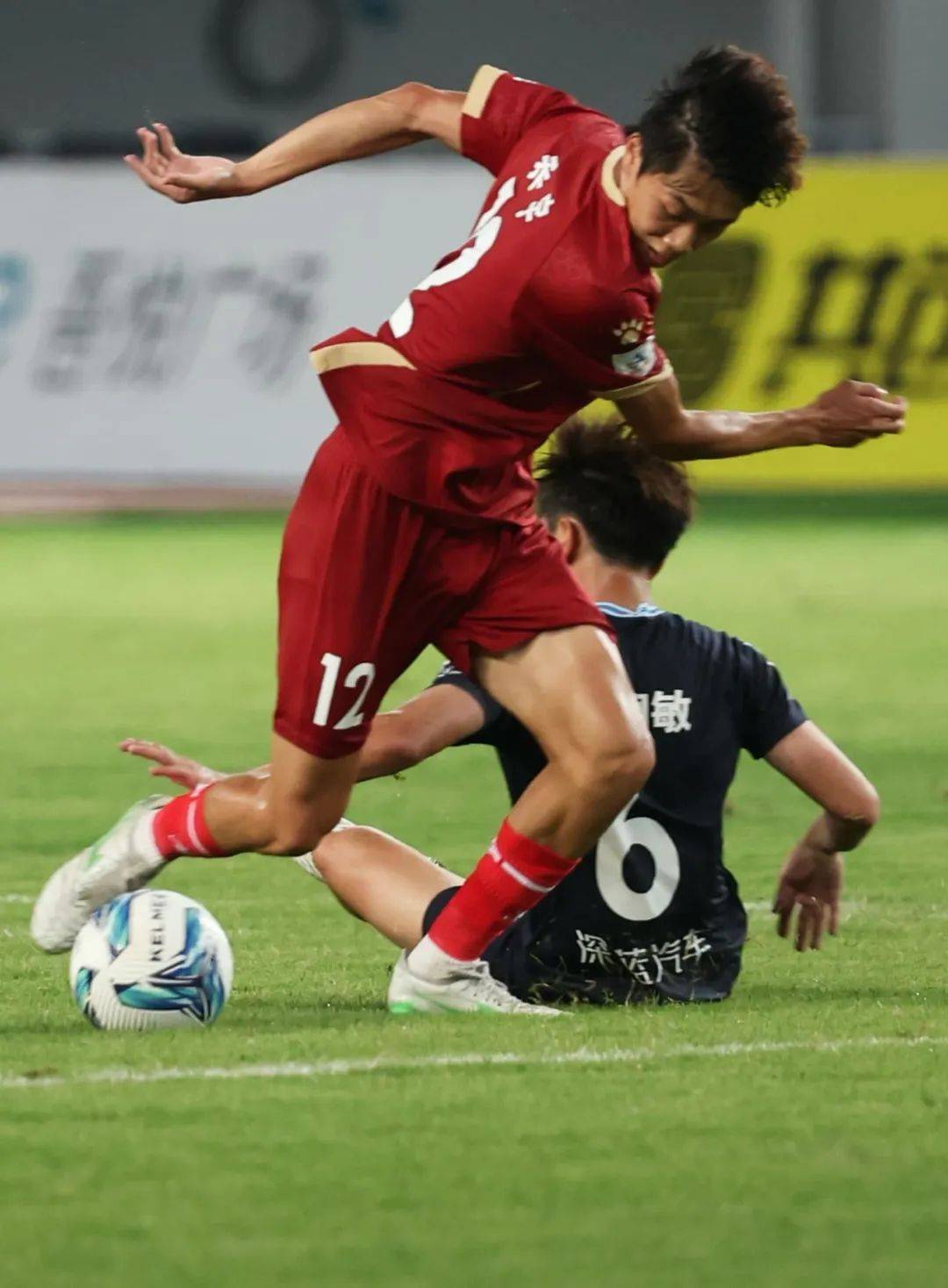 精彩瞬间回放，球迷情绪高涨