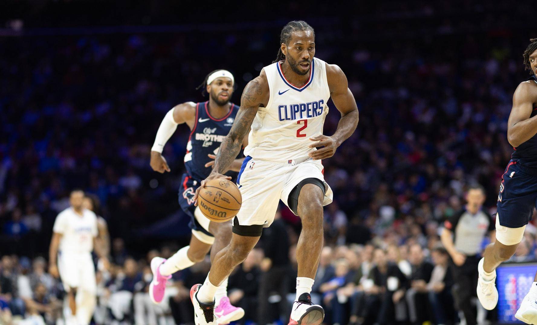 鹈鹕队前锋接受手术赛季报销的简单介绍