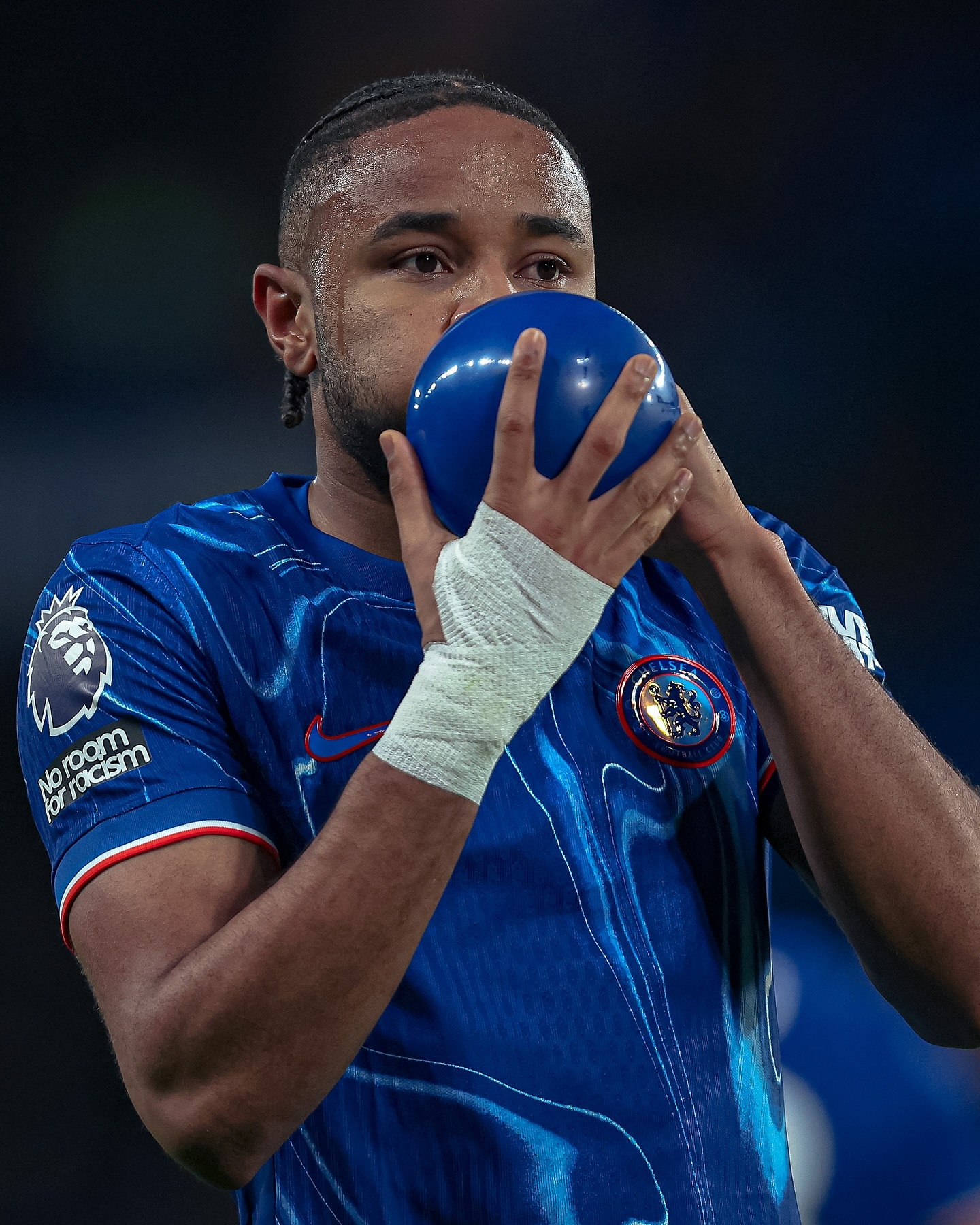 关于切尔西客场击败伯恩利，争四希望犹存的信息