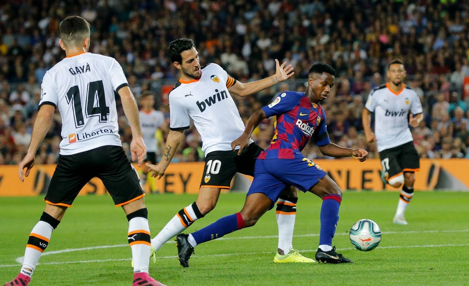 巴伦西亚陷入低迷，遭遇连败