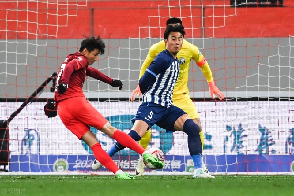 9you娱乐-关于武磊梅开二度，上海上港客场战胜大连一方的信息