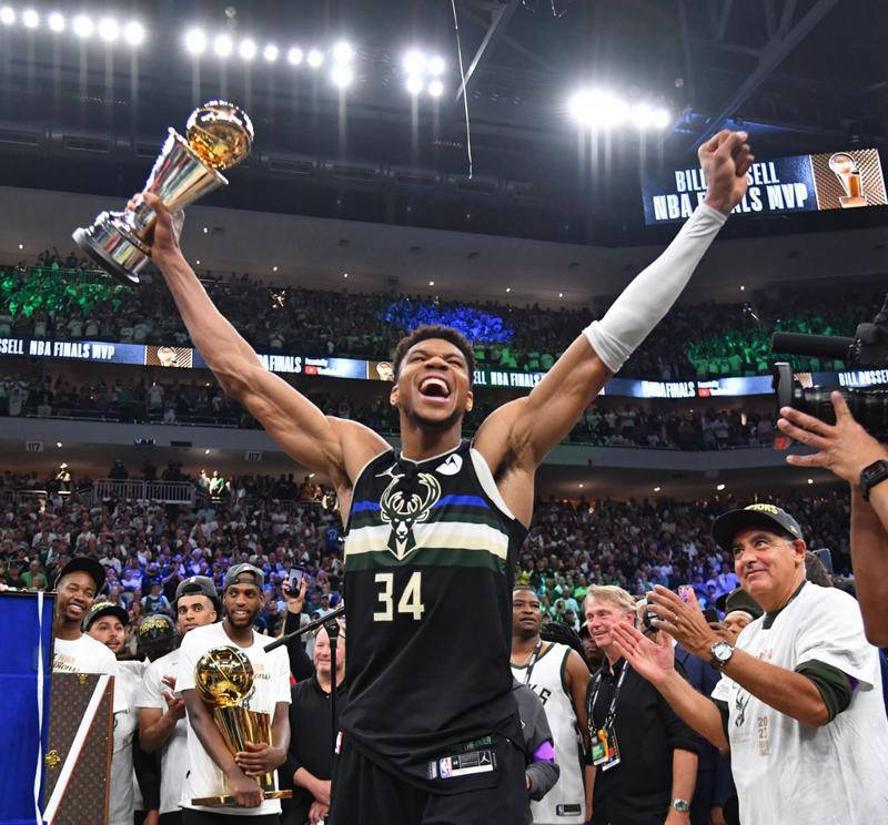 雄鹿队横扫对手，晋级东部决赛