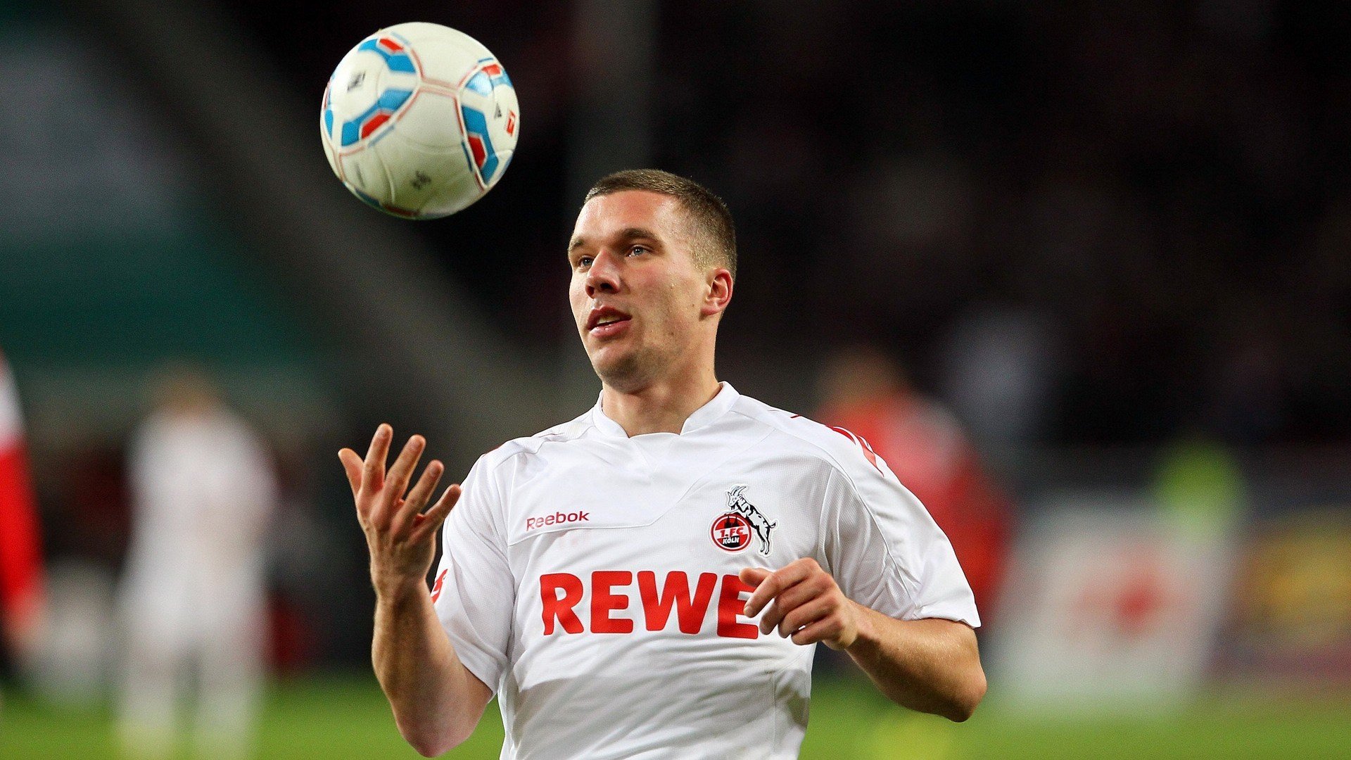 跨界称王，雄鹿踏平火箭，拉梅洛英超争冠式统治力引爆篮球界