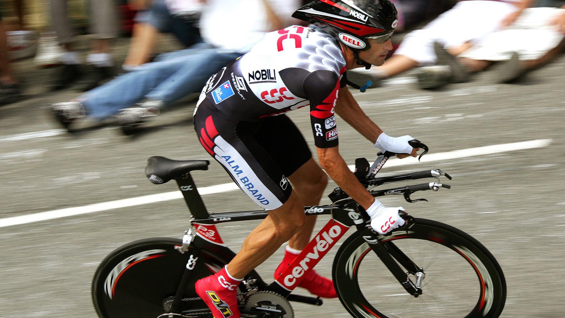 九游体育APP下载-绿茵场绝杀与羽球场孤勇，扛起全队，是一种怎样的存在？